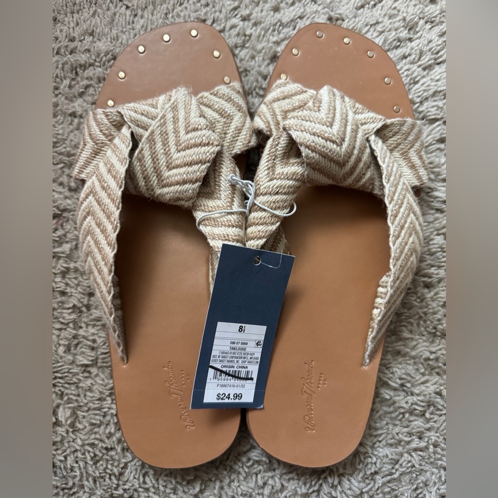 NWT universal thread tan sandals